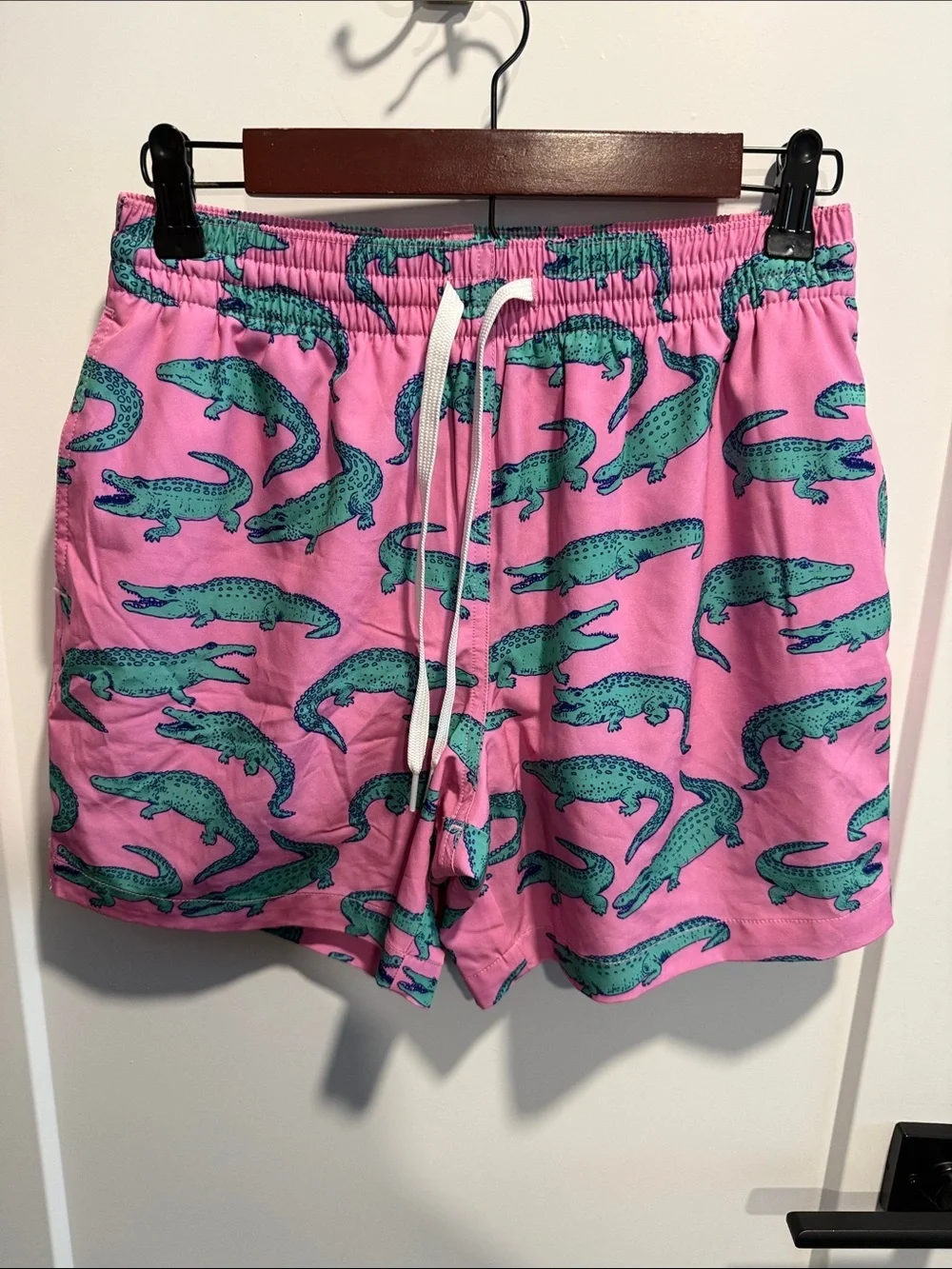 Men’s 5.5in Alligator Lined Chubbies Size Small EUC